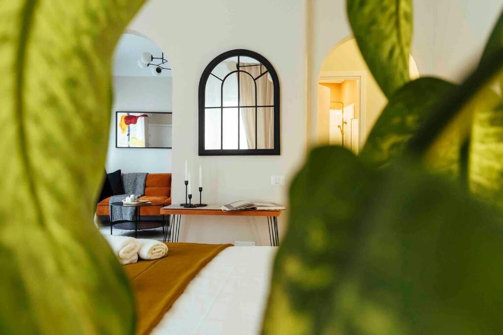 Stunning Views - Top Location - Netflix + Balcony Bucareste Exterior foto