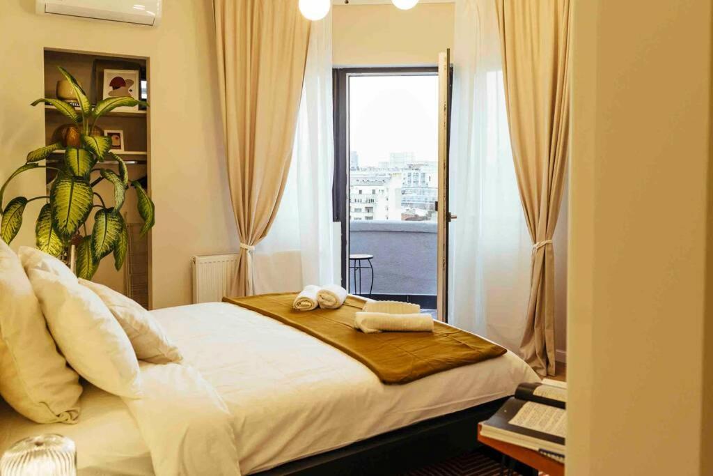Stunning Views - Top Location - Netflix + Balcony Bucareste Exterior foto