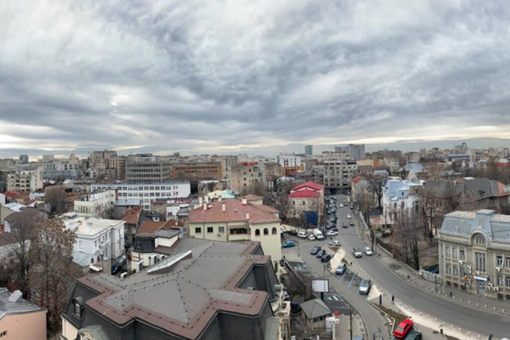 Stunning Views - Top Location - Netflix + Balcony Bucareste Exterior foto