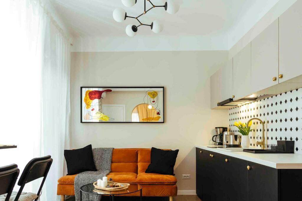 Stunning Views - Top Location - Netflix + Balcony Bucareste Exterior foto