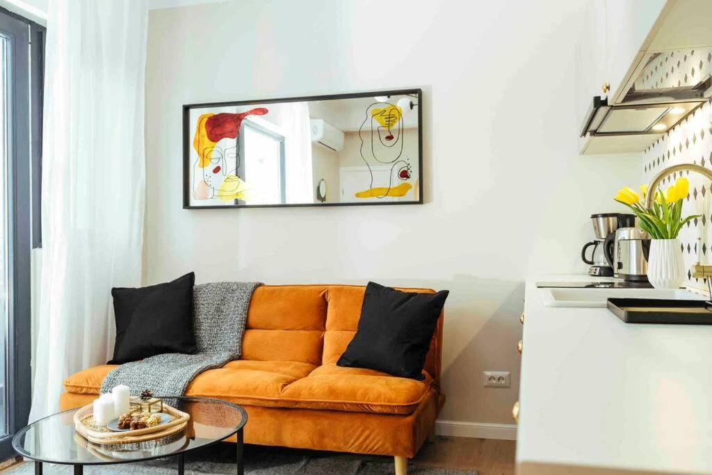 Stunning Views - Top Location - Netflix + Balcony Bucareste Exterior foto