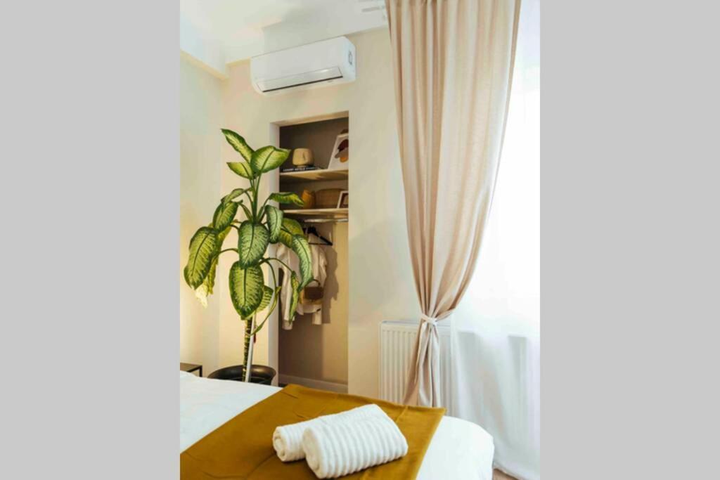 Stunning Views - Top Location - Netflix + Balcony Bucareste Exterior foto