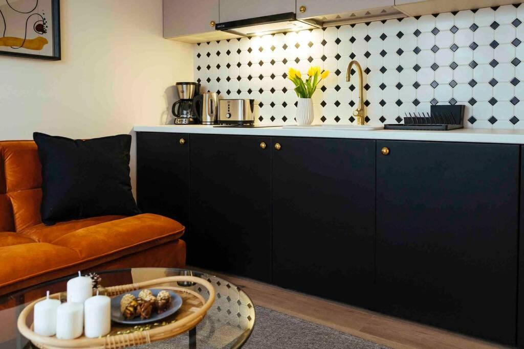 Stunning Views - Top Location - Netflix + Balcony Bucareste Exterior foto