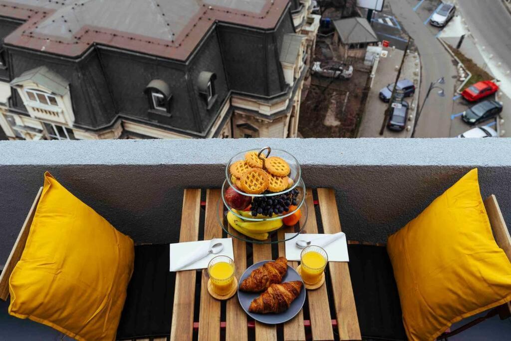 Stunning Views - Top Location - Netflix + Balcony Bucareste Exterior foto