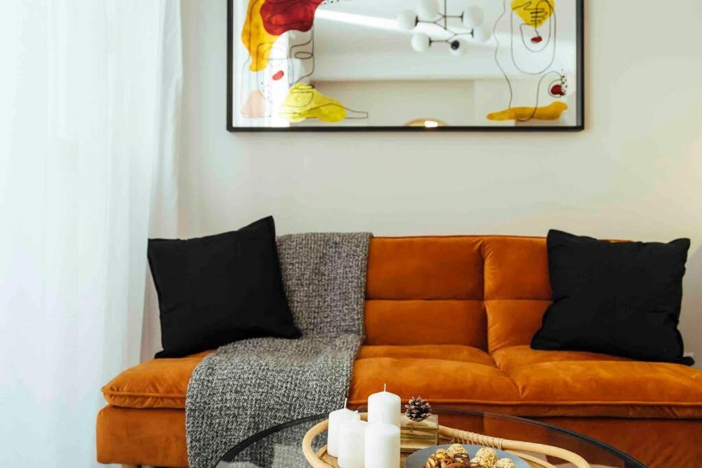 Stunning Views - Top Location - Netflix + Balcony Bucareste Exterior foto