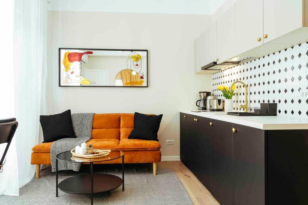 Stunning Views - Top Location - Netflix + Balcony Bucareste Exterior foto